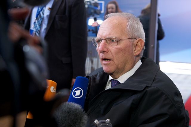 Σόιμπλε: Η γερμανική κυβέρνηση έχει αποφασίσει να δαπανήσει περισσότερα για την άμυνα